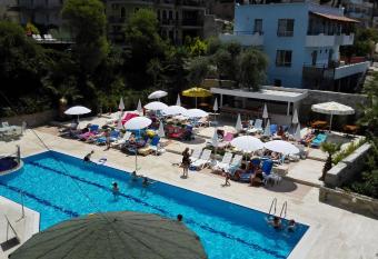 Happy Apart Hotel has Balcony rooms