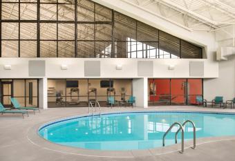 Holiday Inn Bloomington - Normal By IHG allows 18 year olds to book a room