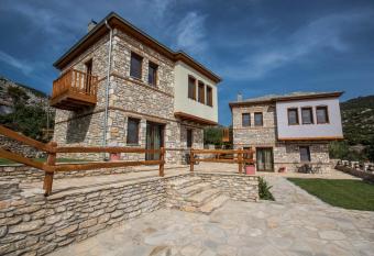 Harmony Deluxe Villas has Balcony rooms