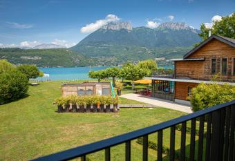 Le Clos Marcel allows 18 year olds to book a room