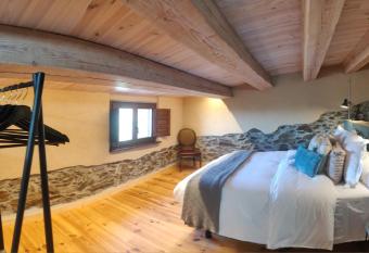 Can Rovira de Fogars has Balcony rooms