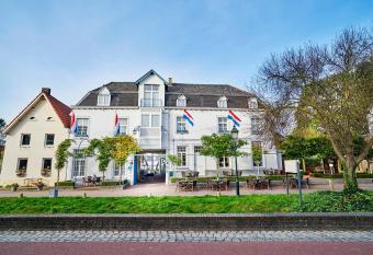 Hotel Brull has Balcony rooms