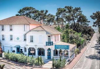 The Originals Boutique La Villa Ouest & Spa has Balcony rooms