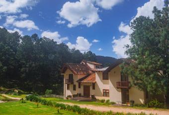 CORTIJO LA CASONA & Bungalow al Pie de la Monta  a allows 18 year olds to book a room