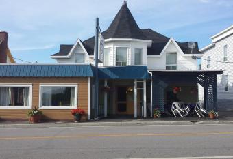 Gite La Bergeronnette allows 18 year olds to book a room