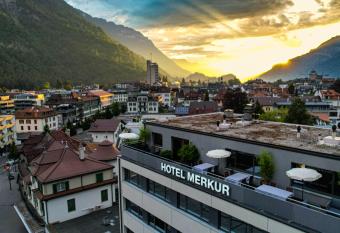 Hotel Merkur - West Station allows 18 year olds to book a room