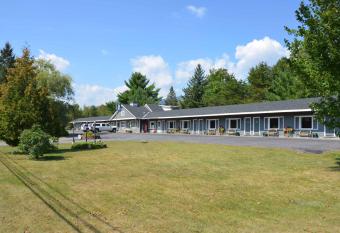 Grand View Motel allows 18 year olds to book a room