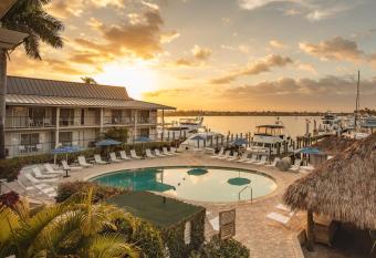 Cove Inn on Naples Bay has Balcony rooms