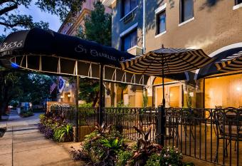 St Charles Inn, Superior Hotel allows 18 year olds to book a room