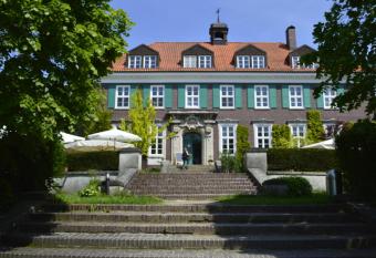 Bio- und Gesundheitshotel Gutshaus Stellshagen has Balcony rooms