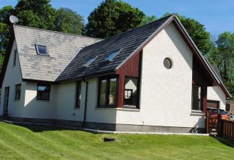 Garbhein Bed & Breakfast allows 18 year olds to book a room