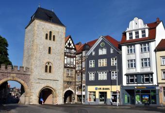 Carl.22 City Appartements allows 18 year olds to book a room