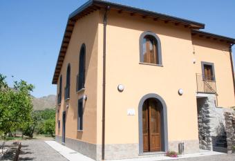 La Porta delle Gole allows 18 year olds to book a room