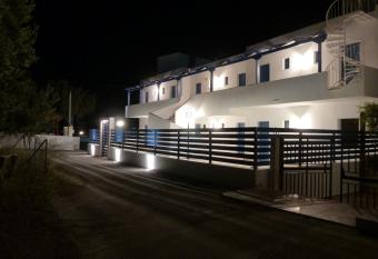 Dedes Apartments has Balcony rooms