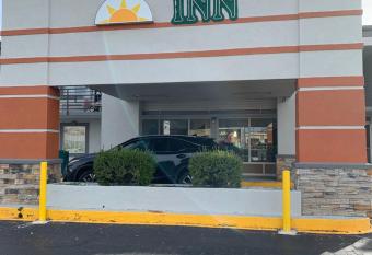 Executive Inn Locust Grove allows 18 year olds to book a room