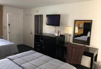 Desert Lodge has Balcony rooms