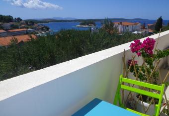 Apartment Buzolic has Smoking/Balcony rooms