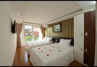 Hanoi Golden Hostel has Balcony rooms