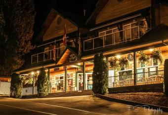 Camperland Bridal Falls RV Resort & Cabins has Balcony rooms