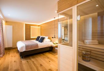 Hostellerie Des Ch  teaux & Spa allows 18 year olds to book a room