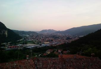 Casa Bondone has Balcony rooms