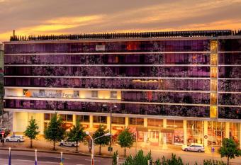 Nordic Hotel Forum allows 18 year olds to book a room