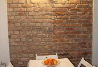 Villa Flora Guesthouse has Balcony rooms