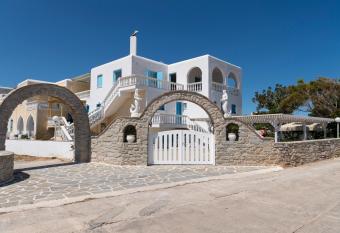 Eleana Studios has Balcony rooms