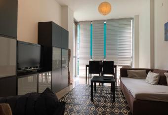 Appartamento Colosseo allows 18 year olds to book a room