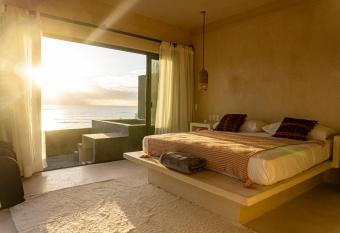 La Posada del Sol Boutique Hotel Tulum has rooms with a private hot tub