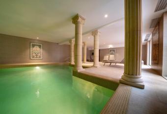 Hotel Majestic Alsace - Strasbourg Nord allows 18 year olds to book a room