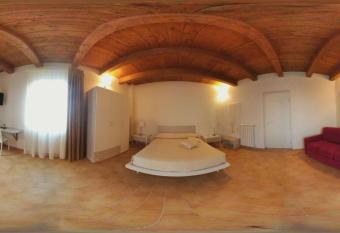 Sotto il Castello has Balcony rooms