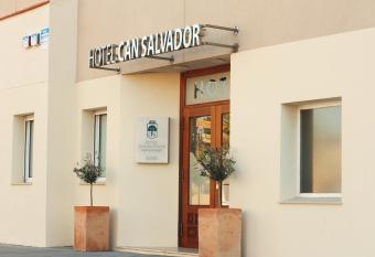 Can Salvador allows 18 year olds to book a room