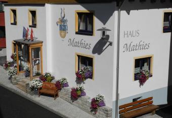 Haus Mathies has Balcony rooms