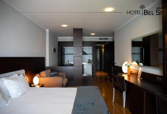 Hotel Bel Sit has rooms with a private hot tub