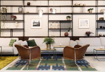 Elite Hotel Carolina Tower allows 18 year olds to book a room