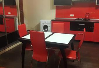 Kak Doma has rooms with a private hot tub