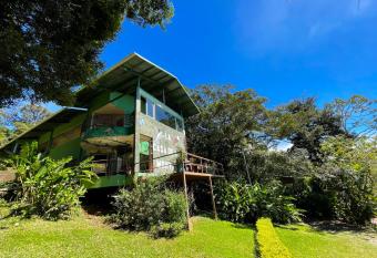 La Casa de la Monta  a has Balcony rooms