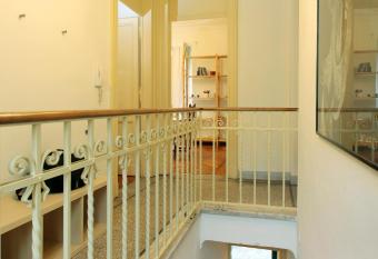 Appartamento Conte Rosso has Smoking rooms