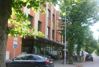 Ranna Villa allows 18 year olds to book a room