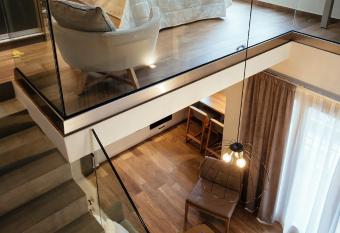 Filoxenion Luxury Rooms & Lofts allows 18 year olds to book a room