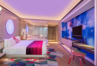 W Suzhou - Jinji Lake allows 18 year olds to book a room