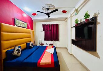 Hotel Aero Indus Near Airport allows 18 year olds to book a room