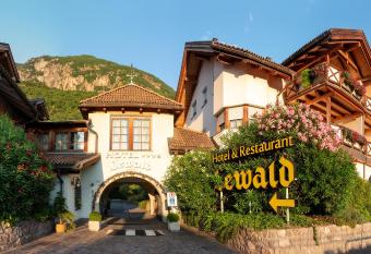 Hotel Ristorante Lewald has Balcony rooms