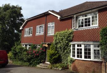 Tower Hill House Basingstoke allows 18 year olds to book a room