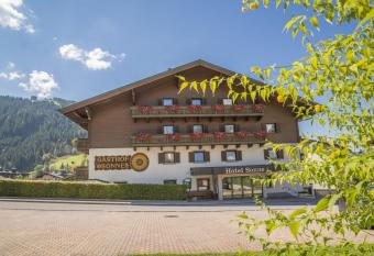 Hotel Sonne has Balcony rooms