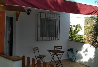 La Casita de la Maestra has Balcony rooms