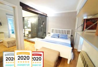 Luxury Arquillos Vitoria allows 18 year olds to book a room