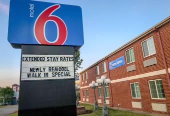 Motel 6 Tulsa, Ok - Central allows 18 year olds to book a room