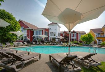 Estrimont allows 18 year olds to book a room